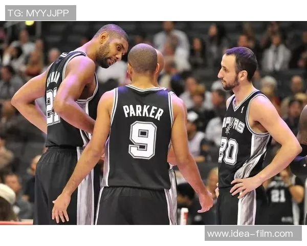 波波维奇与足球明星的跨界合作与体育精神的碰撞探讨